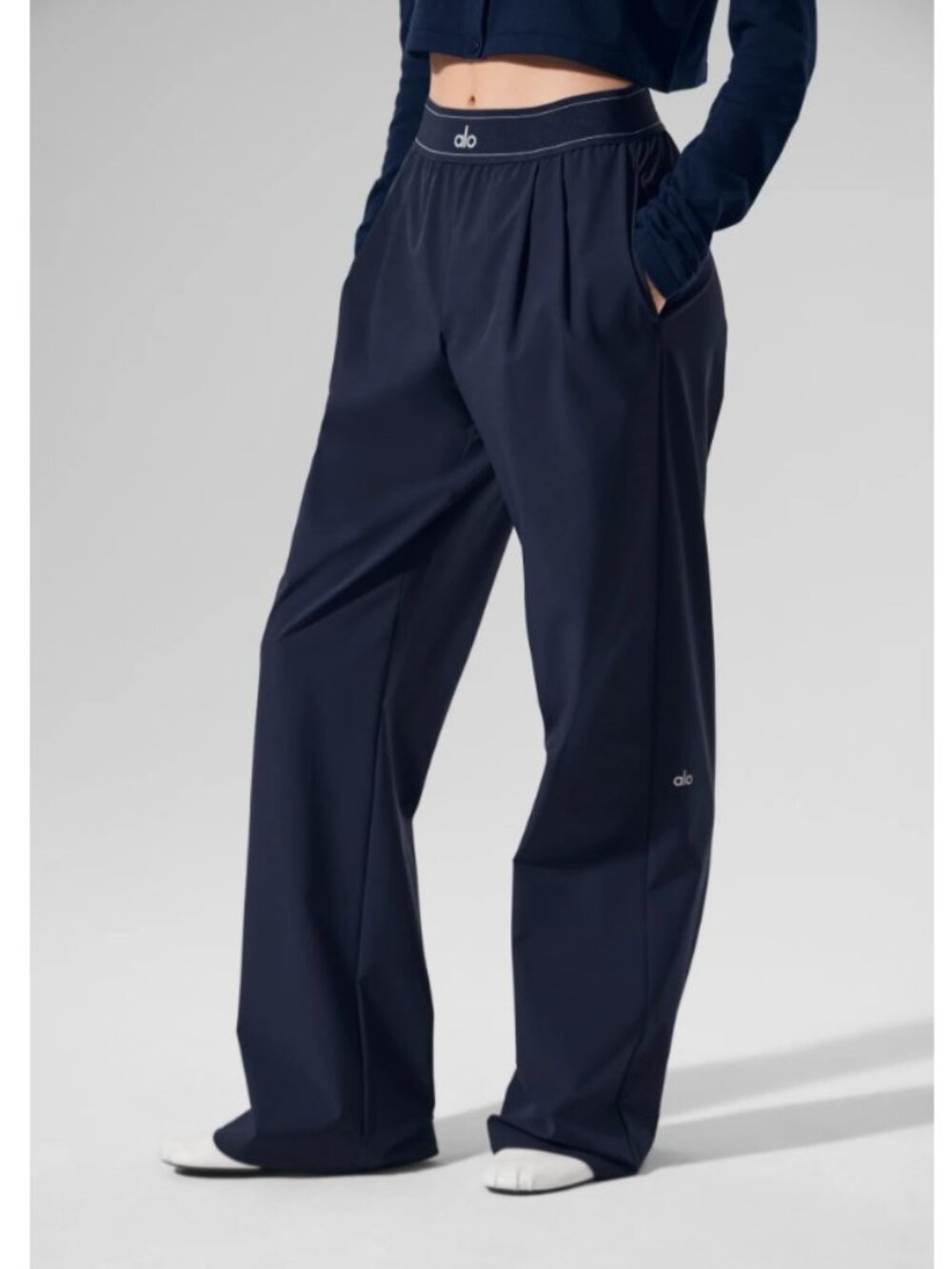 ALO Yoga Suit Up Trousers Navy XS Long